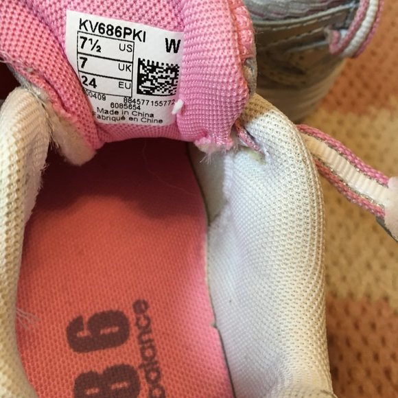 New Balance tennis shoes toddler size 7 1/2 - Picture 4 of 4